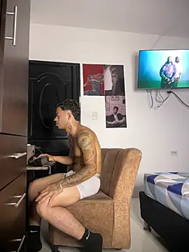 Enzomoretti__ Webcam Show