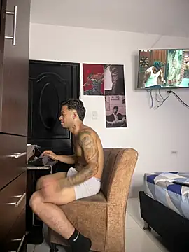 Enzomoretti__ Webcam show