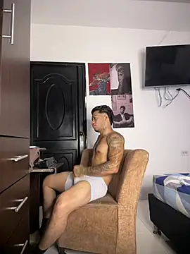 Enzomoretti__ Webcam show