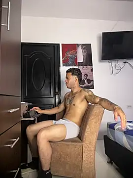 Show de Enzomoretti__ na webcam