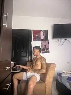 Webkamerová show Enzomoretti__