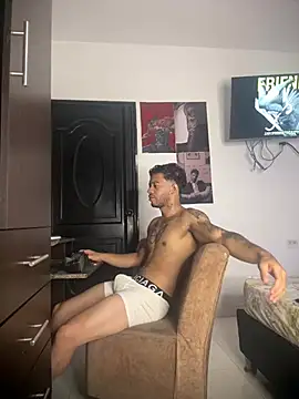Show de webcam de Enzomoretti__