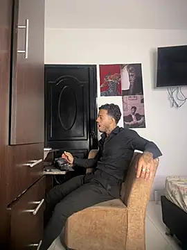 Enzomoretti__ Webcam show