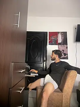 Enzomoretti__ Webcam show