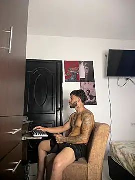 Enzomoretti__ webcam show
