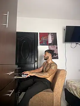 Enzomoretti__ webcam show