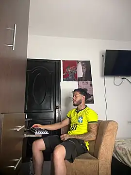Show de Enzomoretti__ na webcam
