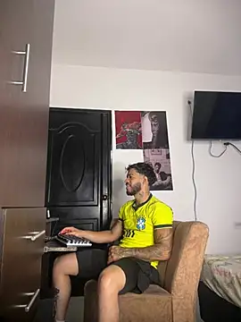 Enzomoretti__'s Webcam Show