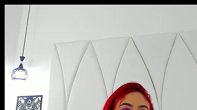 Amara_RedJS' Webcam Show