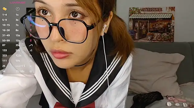 UlaHollars Show in webcam
