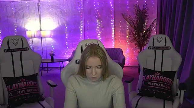 Show modela Sofia_054 na web-kameri