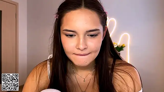 ScattyNoon's Live XXX Chat