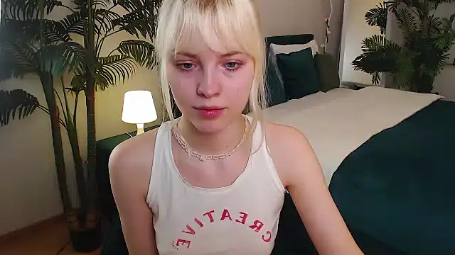 HannahHolliss XXX чат на живо
