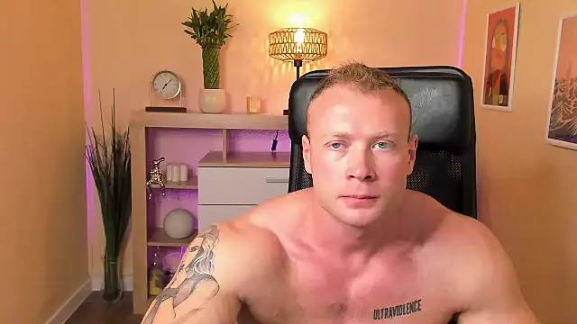 Show modela Alex_Knoxx na web-kameri