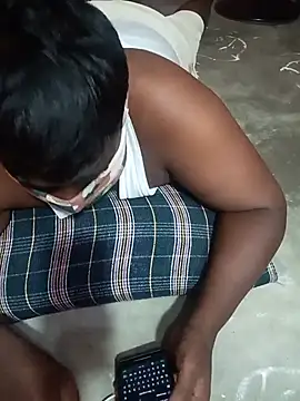Show modela tamil_kavithas na web-kameri