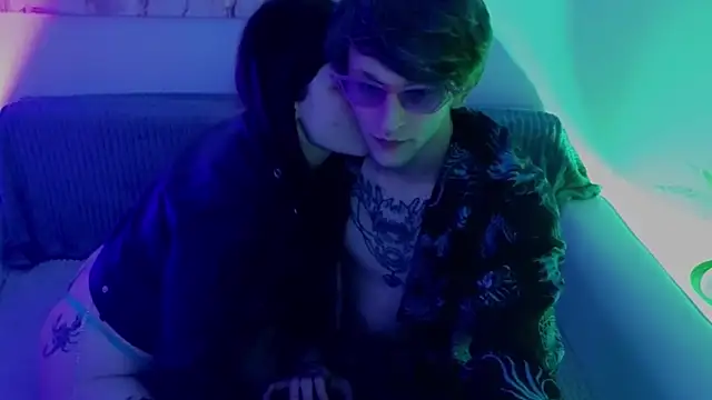 הופעת וובקאם של HateEmotions