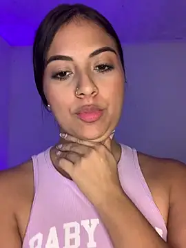 Show modela -Juli4 na web-kameri