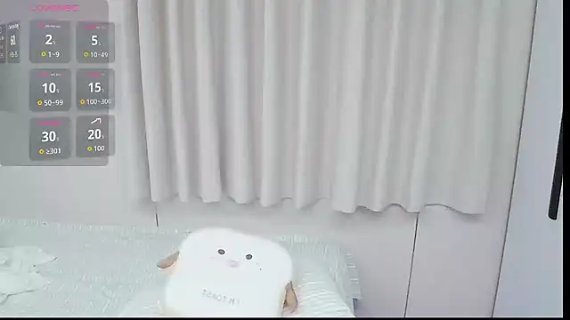 Happy-e4's Live XXX Chat