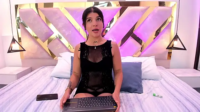 Sara_flame1n Live XXX chat
