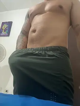 DiazDiaz77 Webcam Show