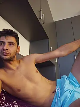 Show modela DragosNan na web-kameri