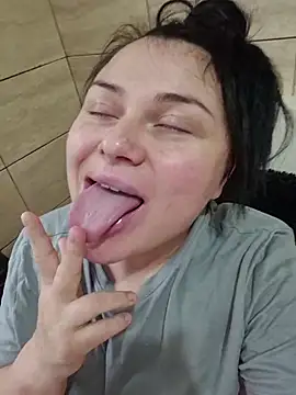 6Alicee69's Webcam Show