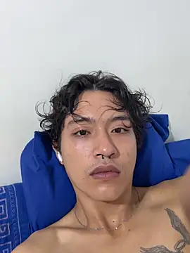 TonnyBottom Show in webcam