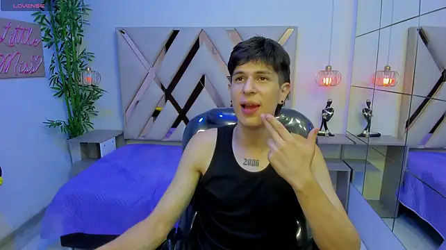 Salvatore18_ 在線直播表演