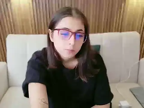 feeleena_mysoul Adlı Modelin Canlı XXX Sohbeti