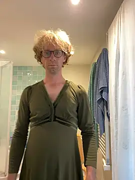 cumhugely webcam show