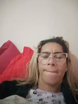 RenataAraujo Webcam-Show