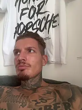 tom_kl97 webcam show