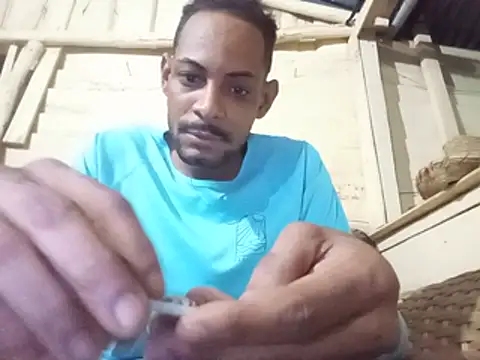liryw250 Show in webcam