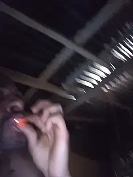 liryw250 Show in webcam