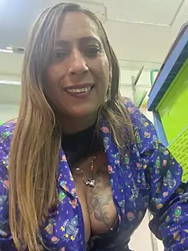 Chat +18 de Dama_Rouge ao vivo