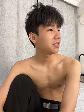 guoguo18 在線直播表演