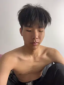 guoguo18 在線直播表演