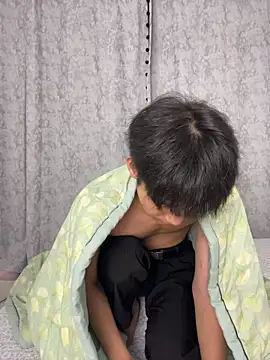 guoguo18 在線直播表  演