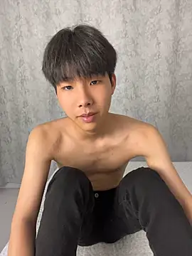 guoguo18 Show in webcam