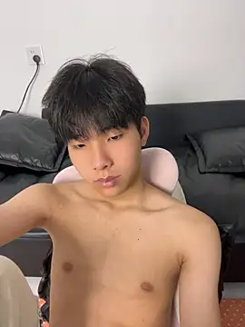 guoguo18 Show in webcam