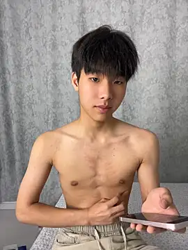 guoguo18 Show in webcam