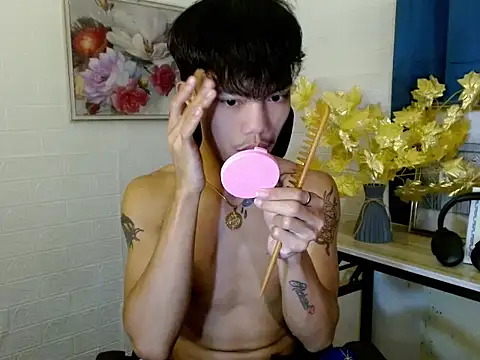 הופעת וובקאם של yourbabyjerson143