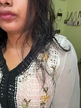 Desi_coupleShow's Webcam Show