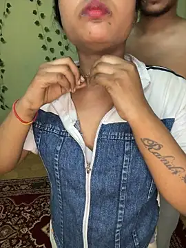 הופעת וובקאם של Desi_coupleShow
