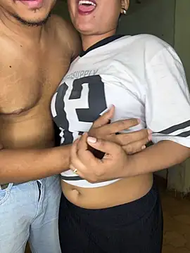 Desi_coupleShow's Webcam Show