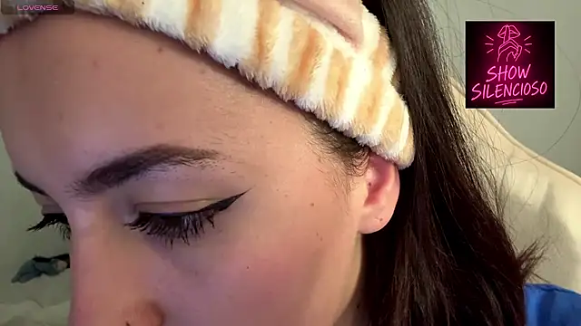 RavennaVoodoo's Live XXX Chat