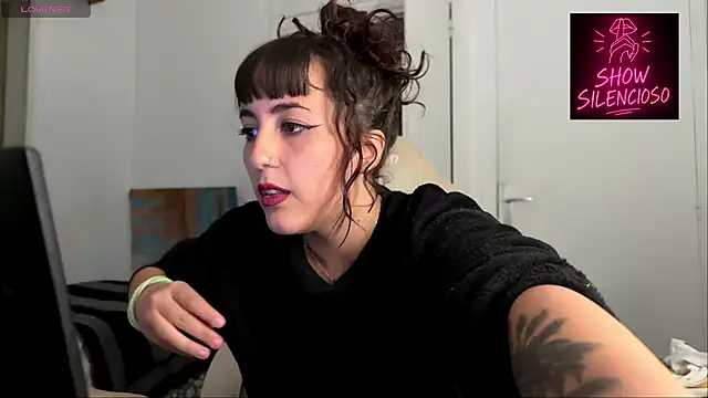 RavennaVoodoo Live XXX-Chat