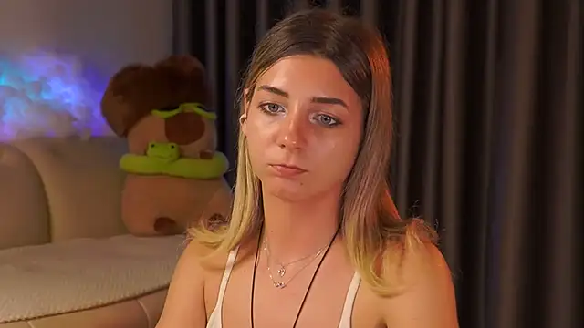 MilaMilkEyes Adlı Modelin Canlı XXX Sohbeti