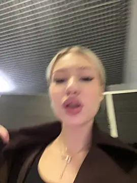 Kiss-Aurora- webcam show