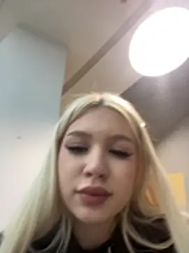 Kiss-Aurora- Webcam-Show